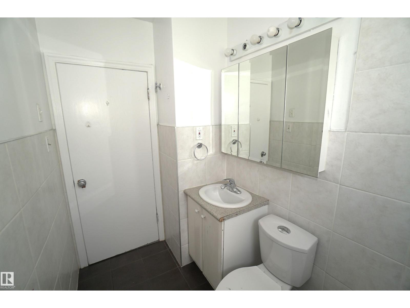 10922 62 AV NW - 11