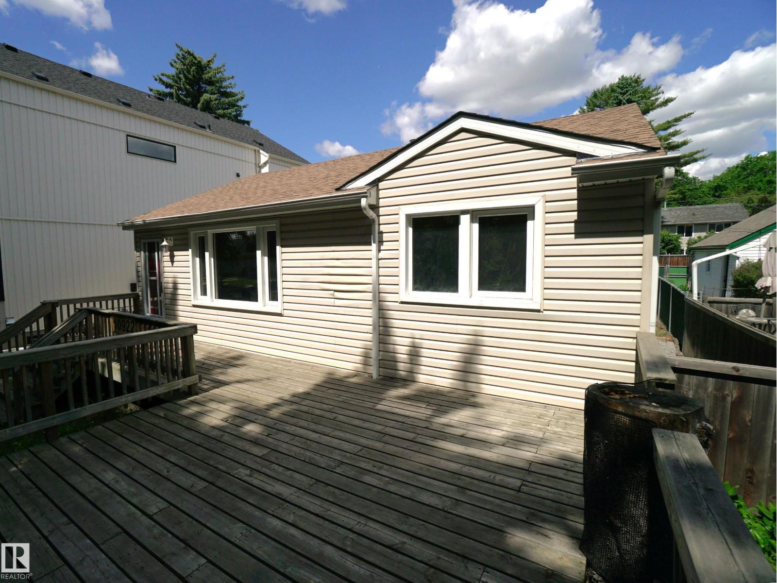 10922 62 AV NW - 14