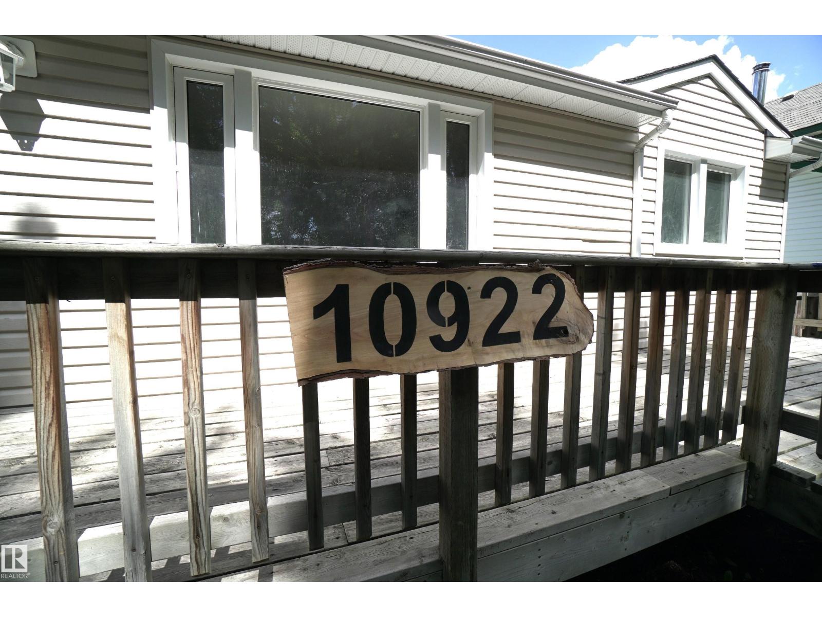 10922 62 AV NW - 2