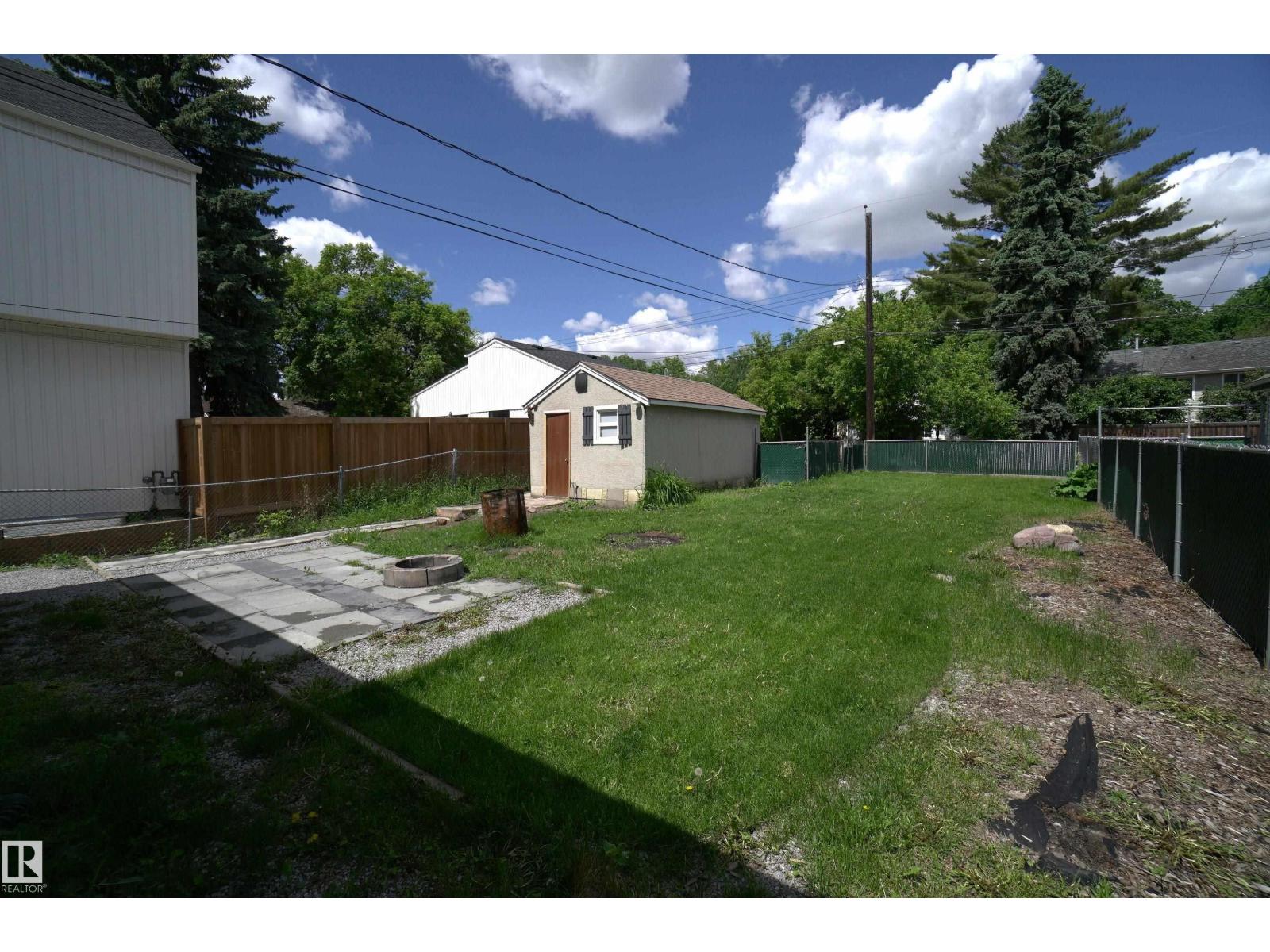 10922 62 AV NW - 30