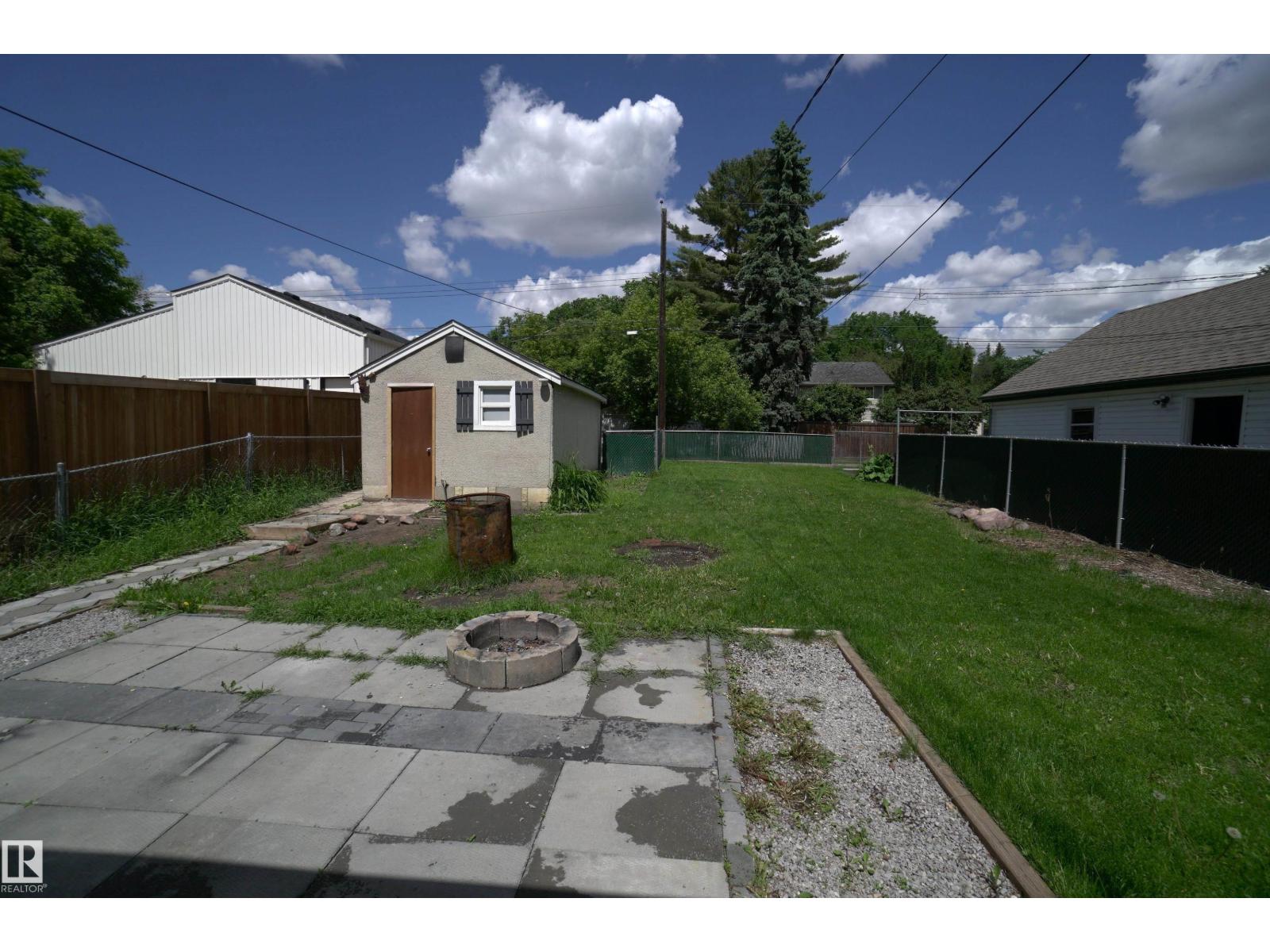 10922 62 AV NW - 31