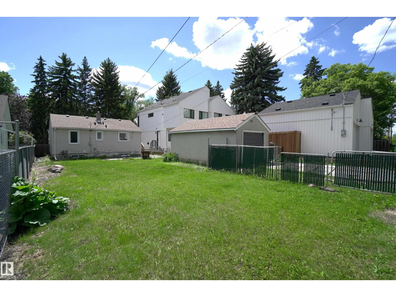 10922 62 AV NW - 4