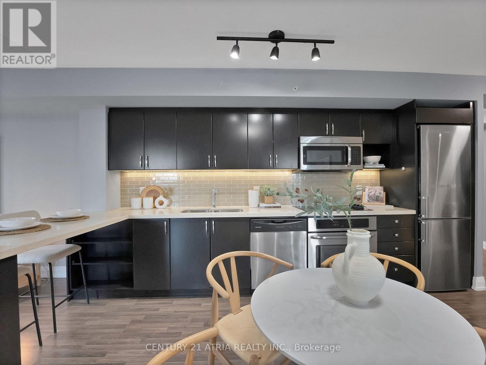 #1109W 565 WILSON AVENUE - Image 18