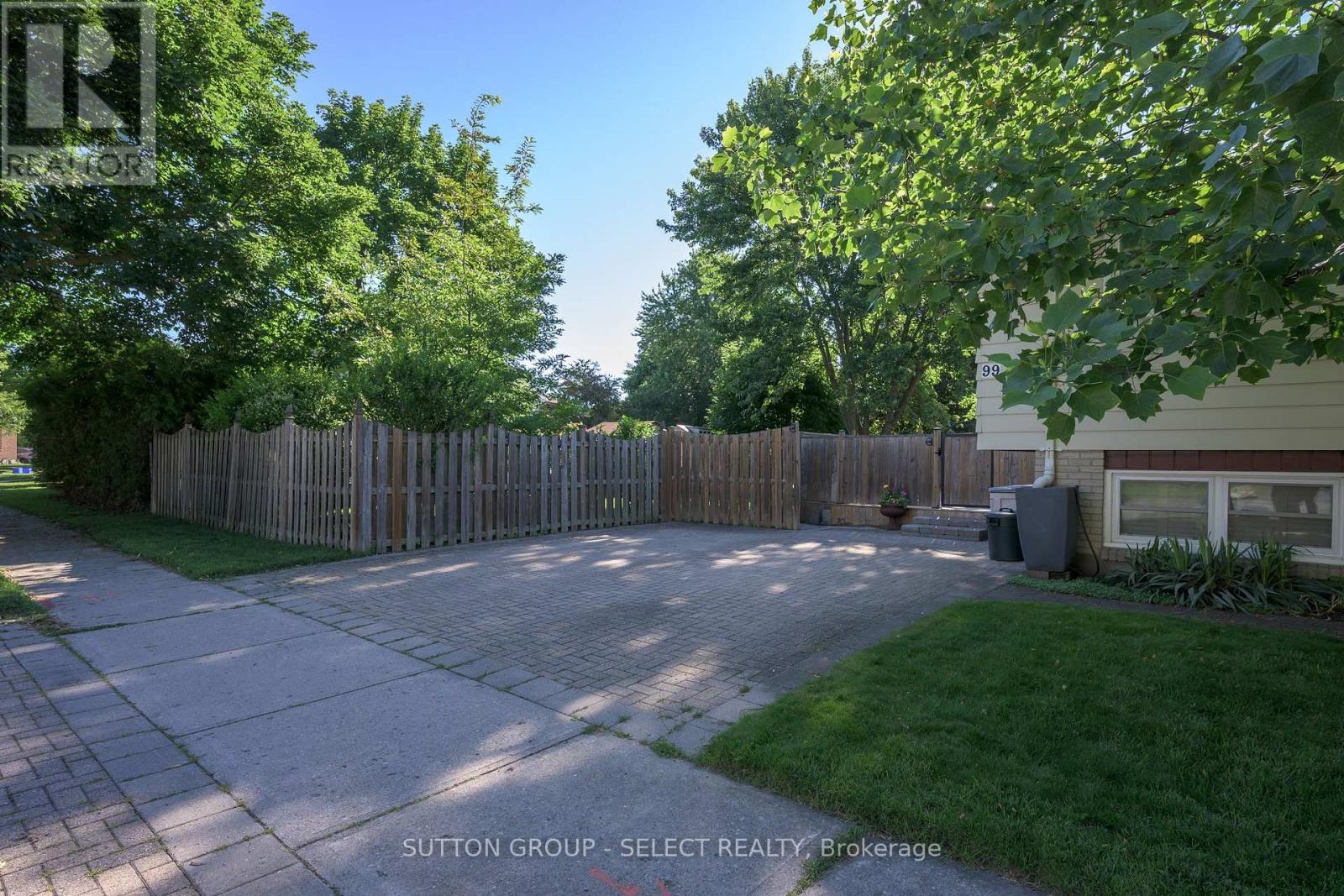 99 INVERARY CRESCENT - 29