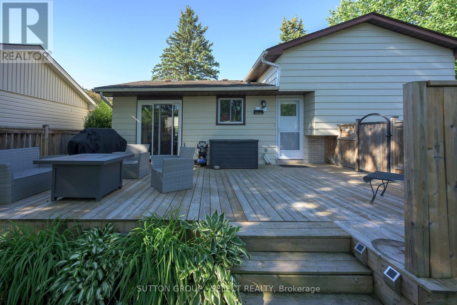99 INVERARY CRESCENT - 33