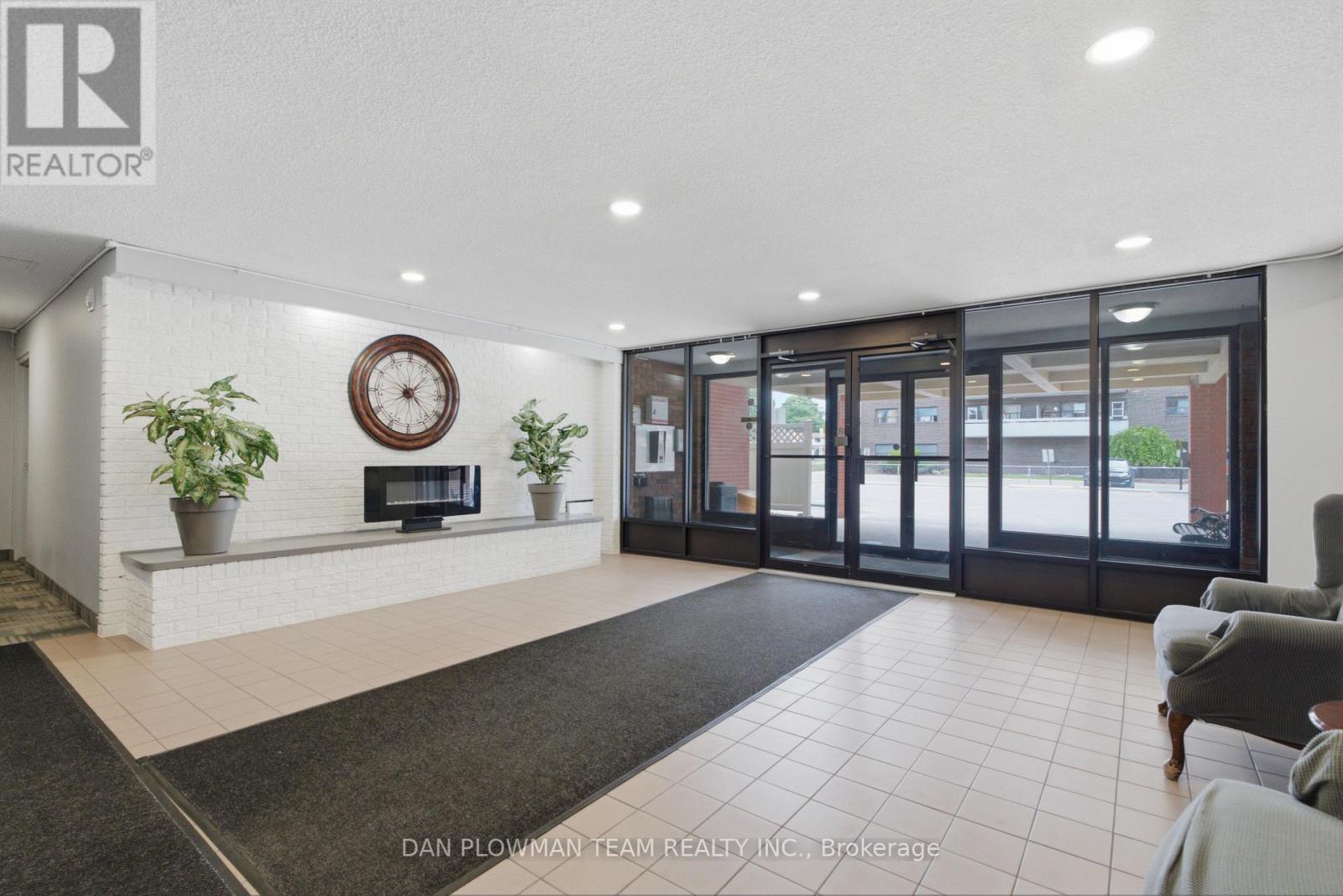 #204 131 TAUNTON ROAD E - 10