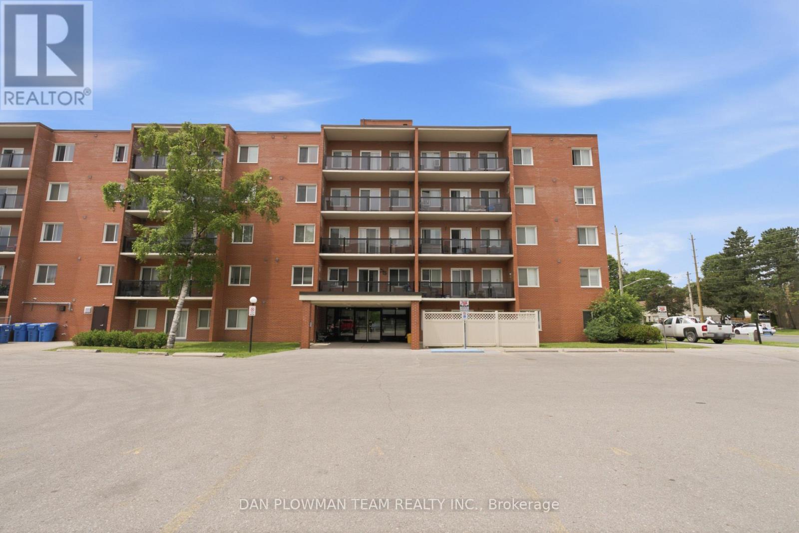#204 131 TAUNTON ROAD E - 2