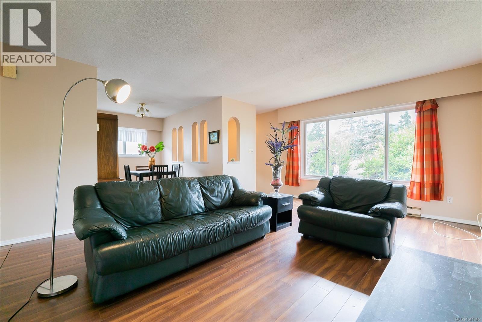 540 Wakesiah Ave - 13