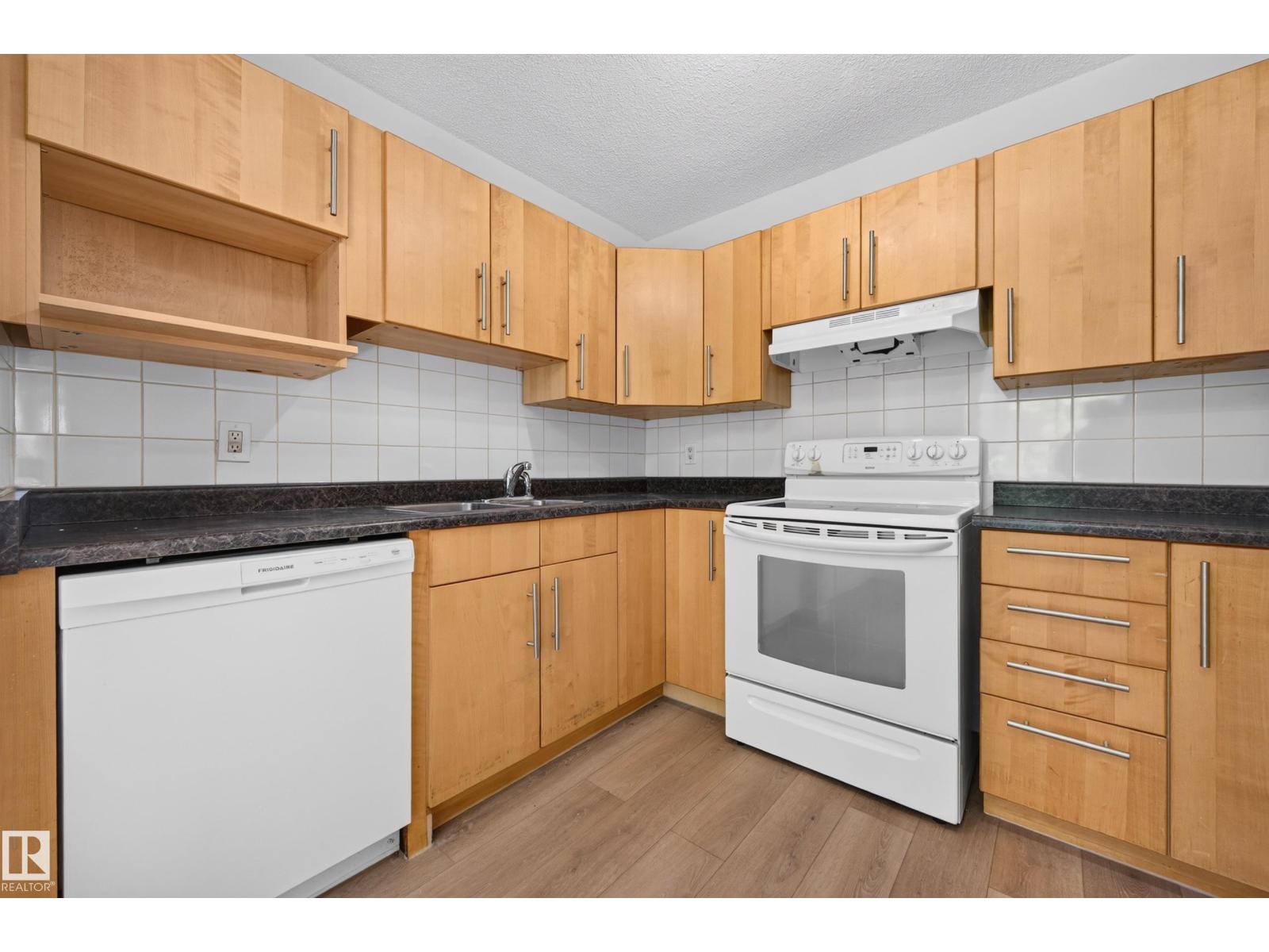 4311 105A AV NW - 11