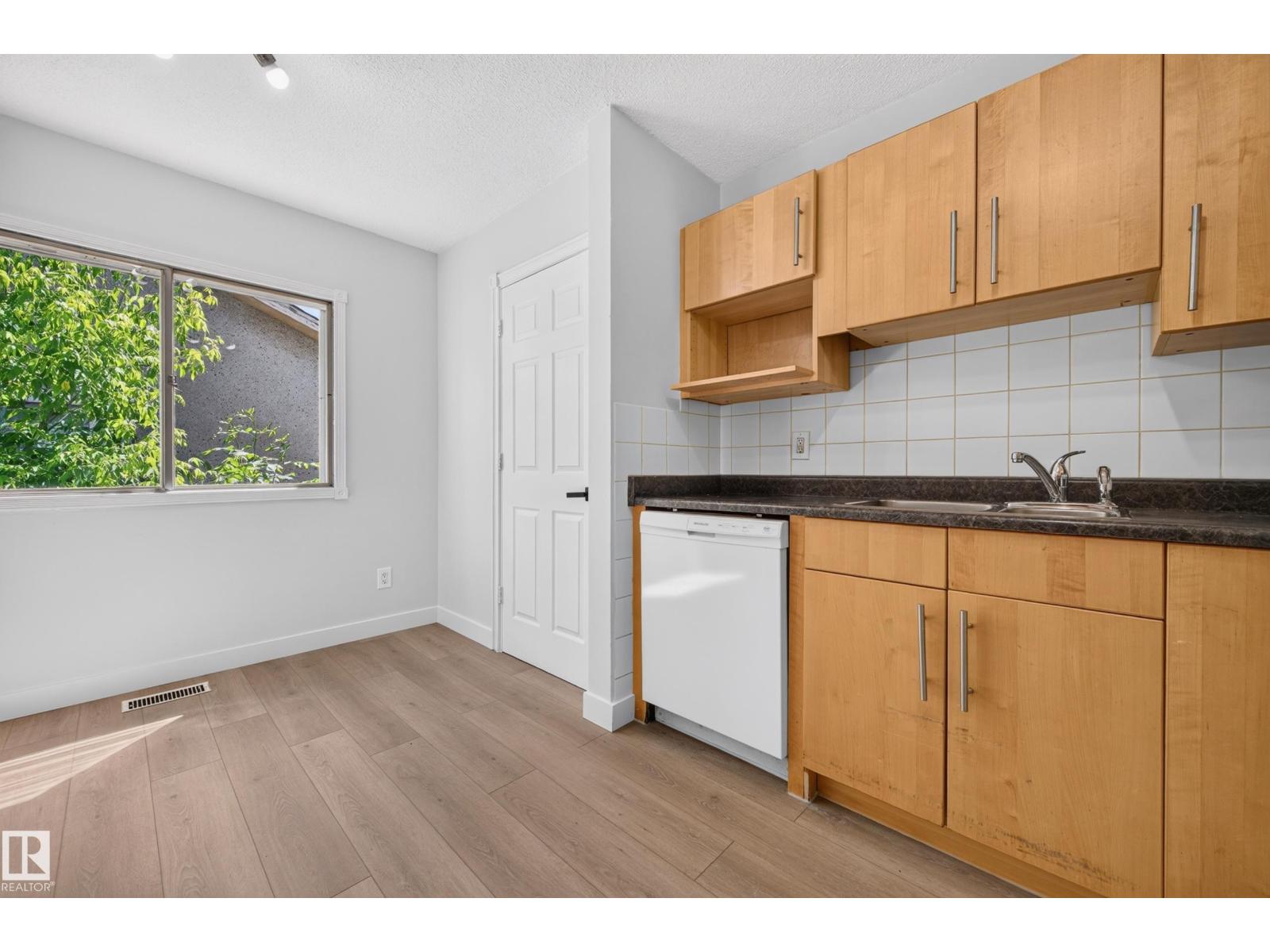4311 105A AV NW - 12