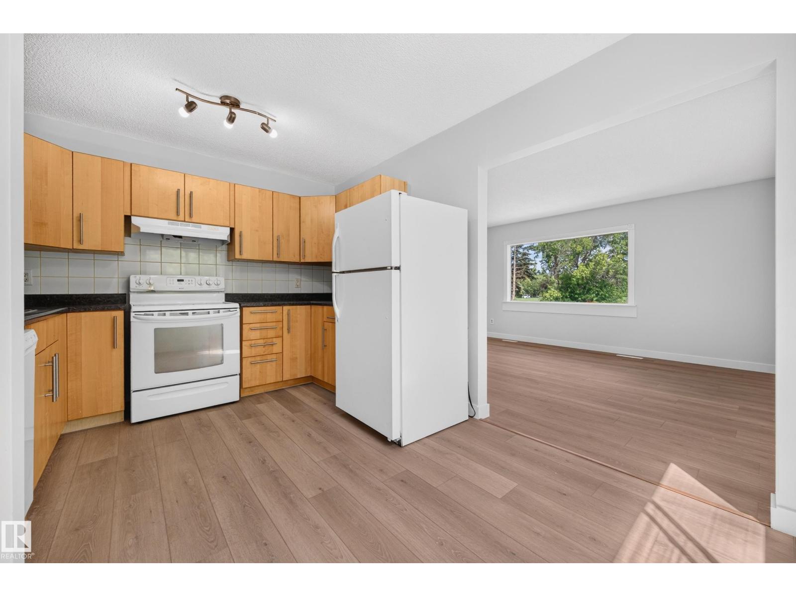 4311 105A AV NW - 14