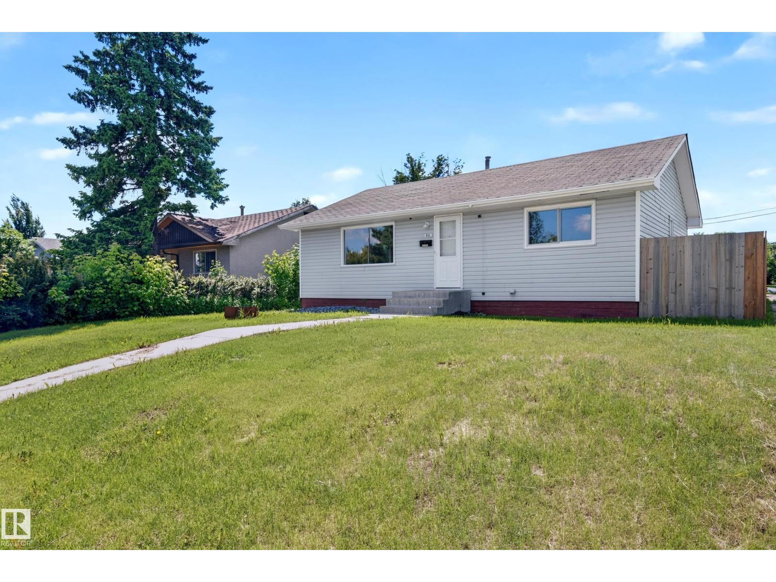 4311 105A AV NW - 3