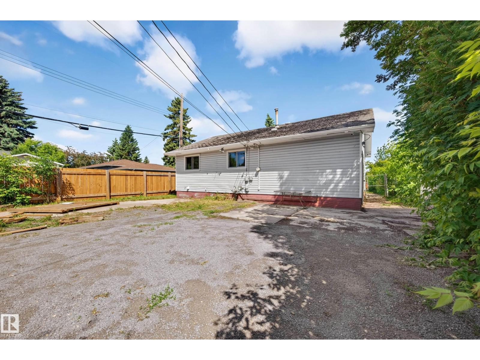 4311 105A AV NW - 44