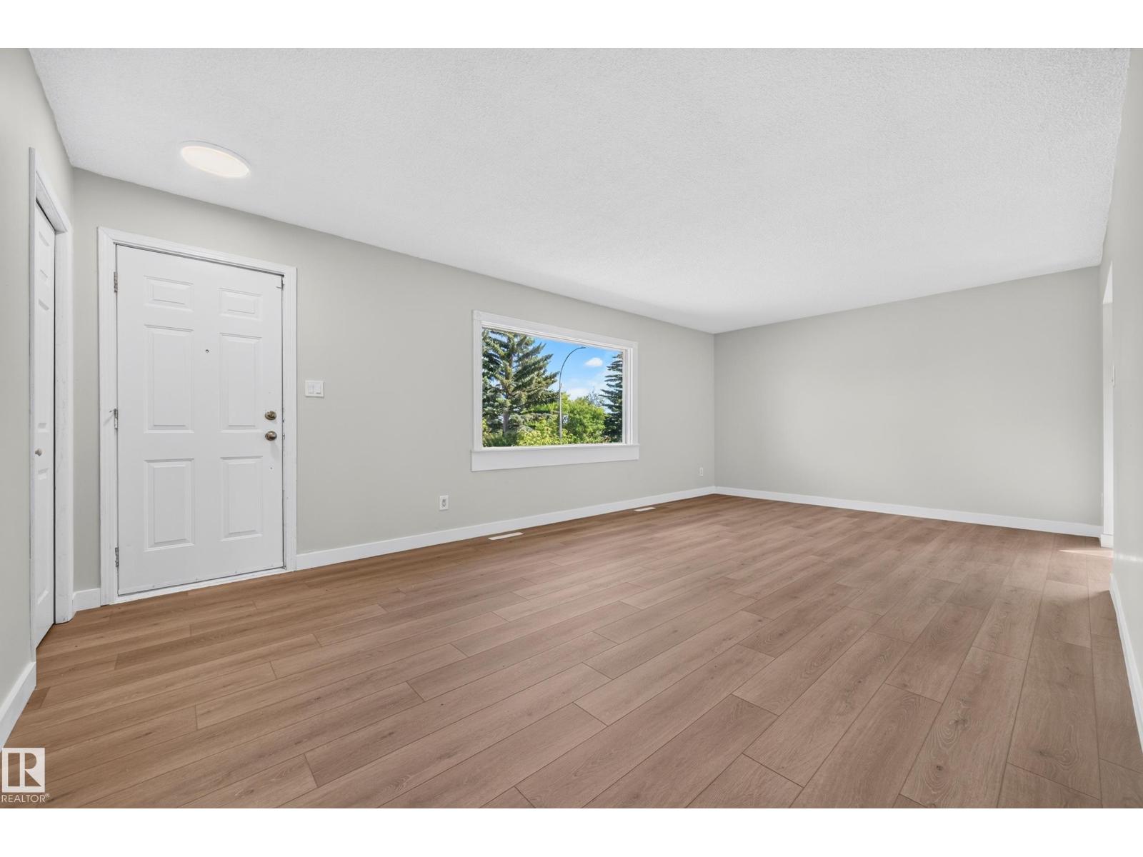 4311 105A AV NW - 5