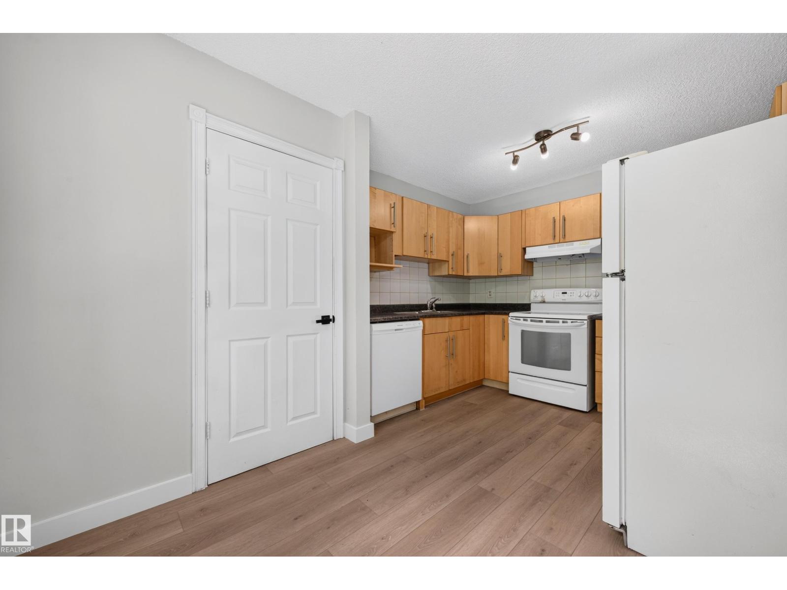 4311 105A AV NW - 8