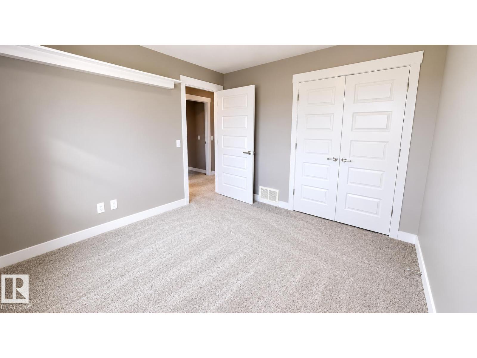 110 MEADOWLAND WY - 32