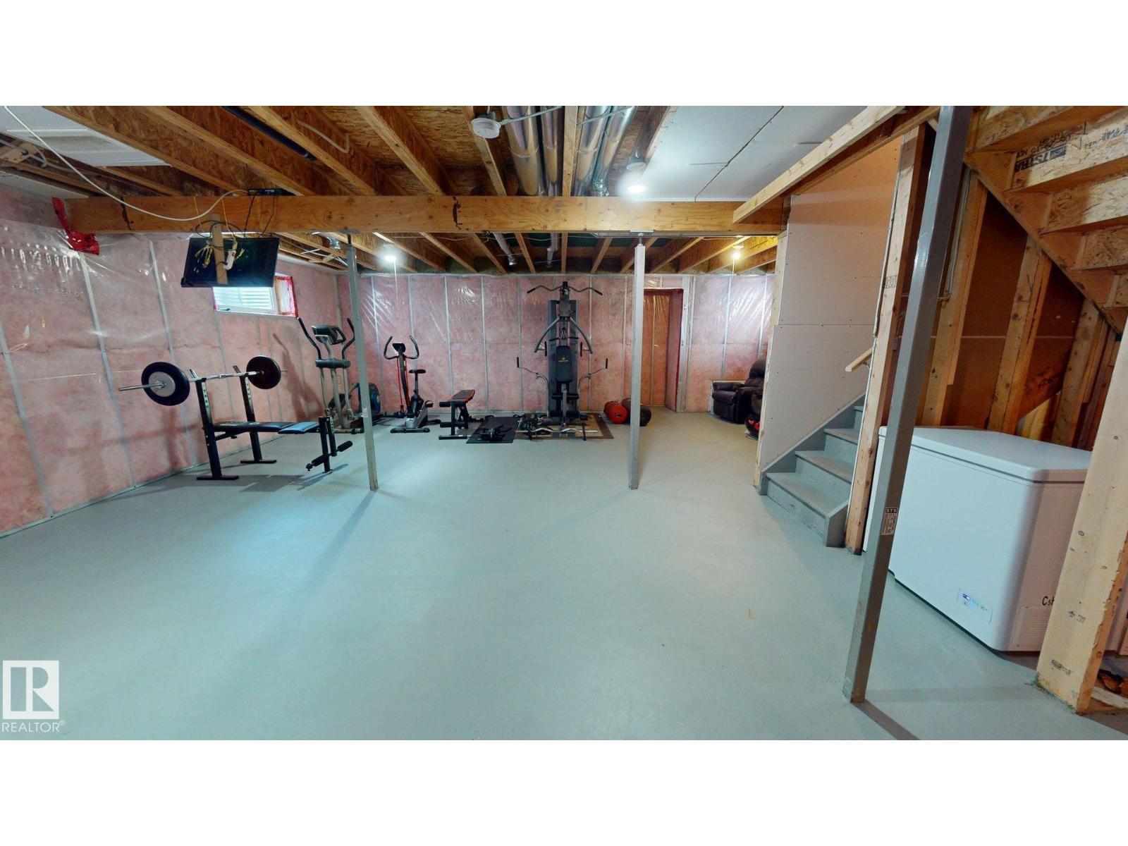 110 MEADOWLAND WY - 35