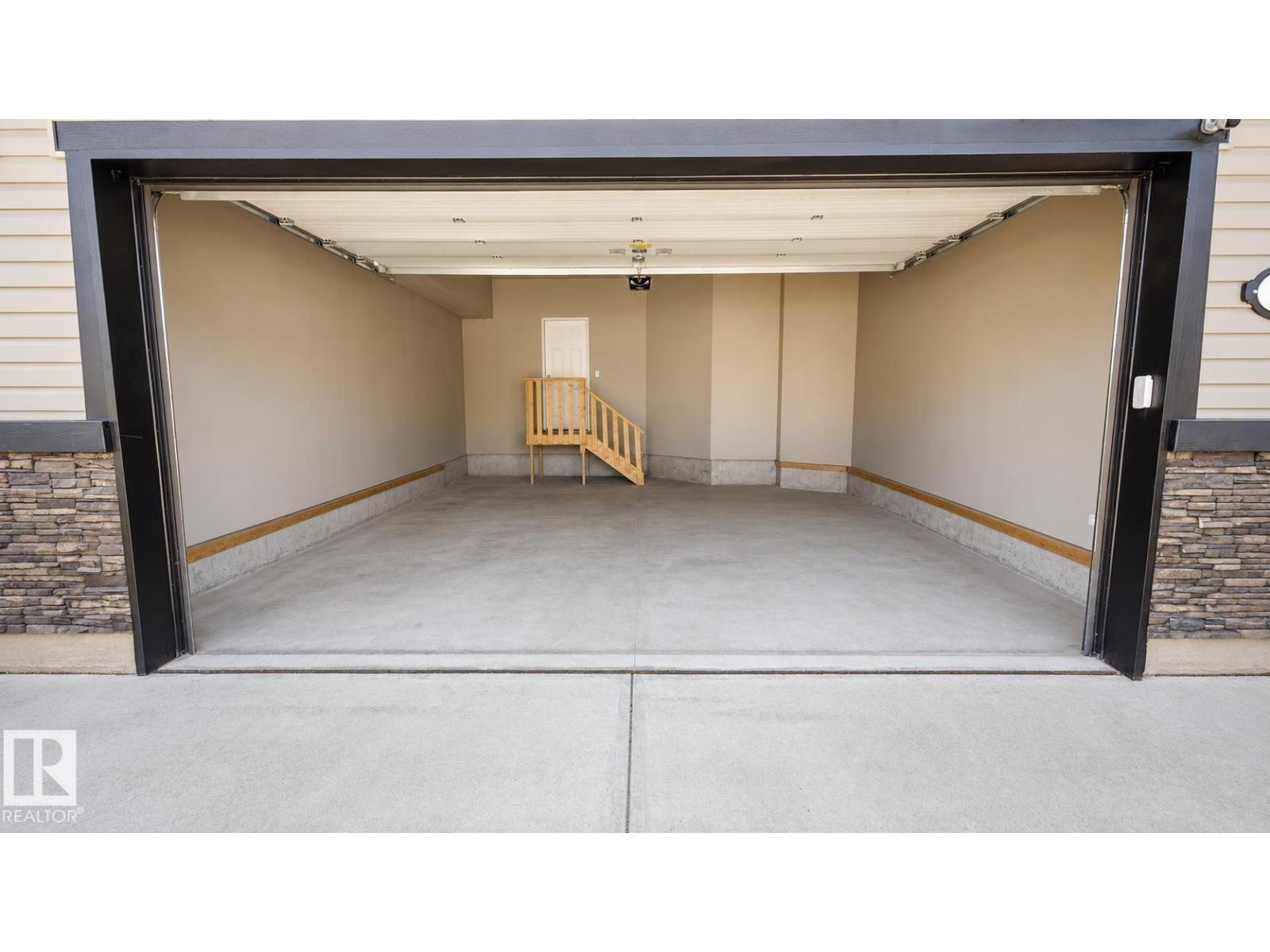 110 MEADOWLAND WY - 42