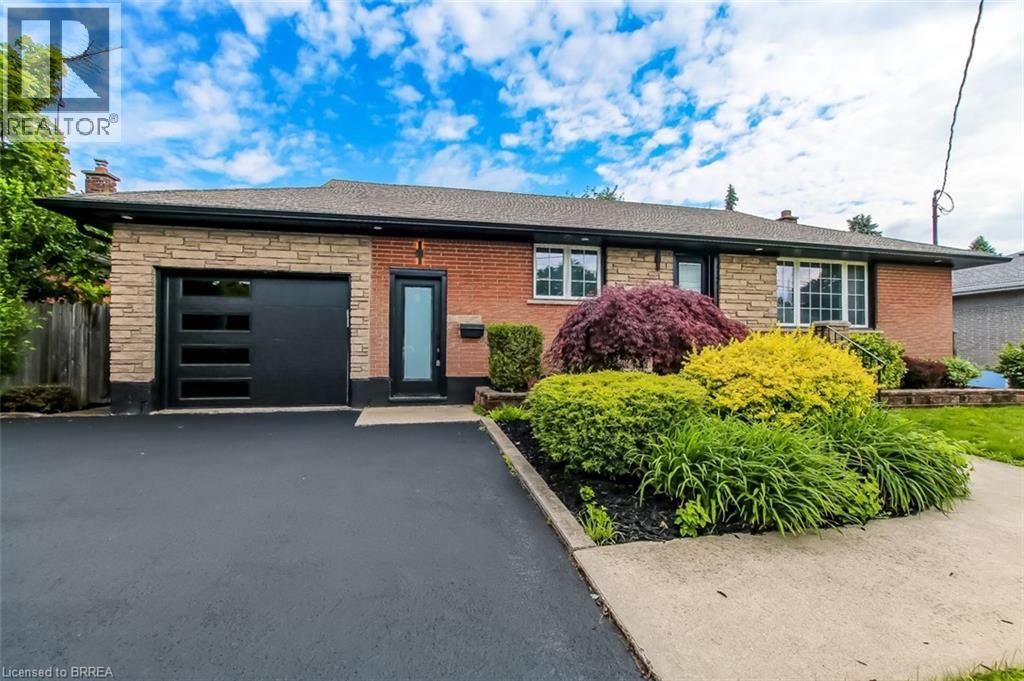 4-bedroom home for sale at 69 FAIRVIEW Drive, Brantford ON · photo 2 of 25