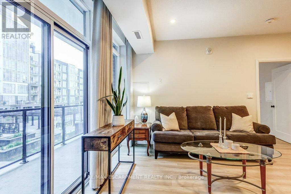 #201 16 CONCORD PLACE - 10