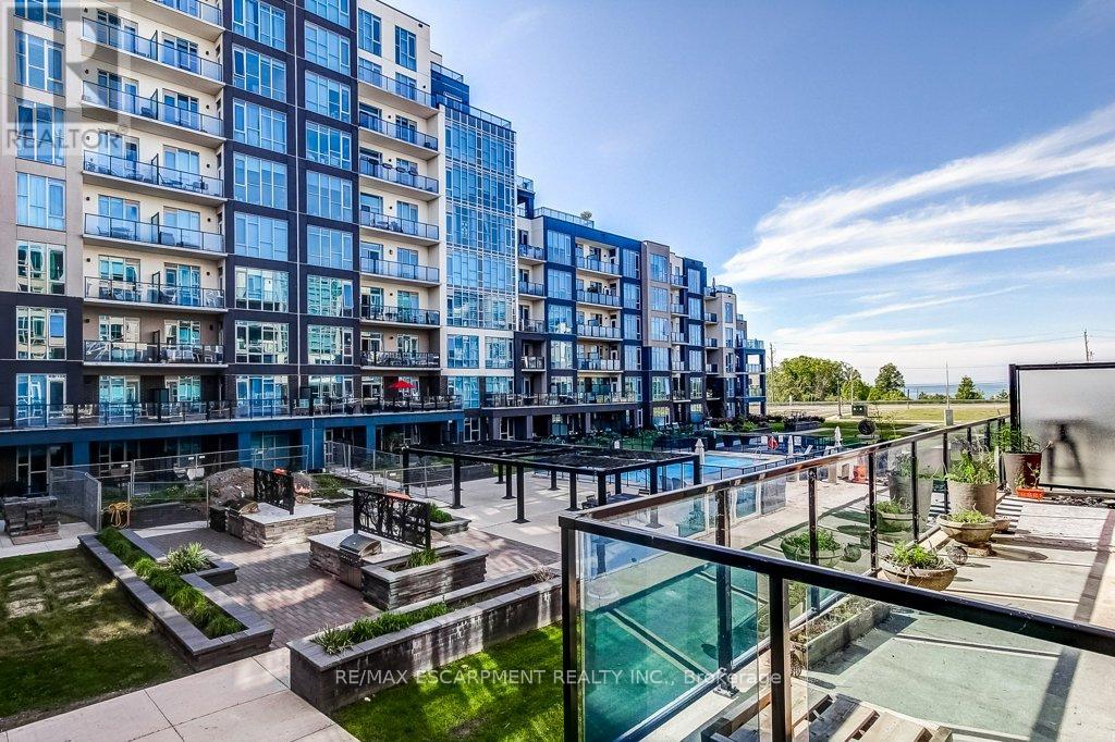 #201 16 CONCORD PLACE - 11