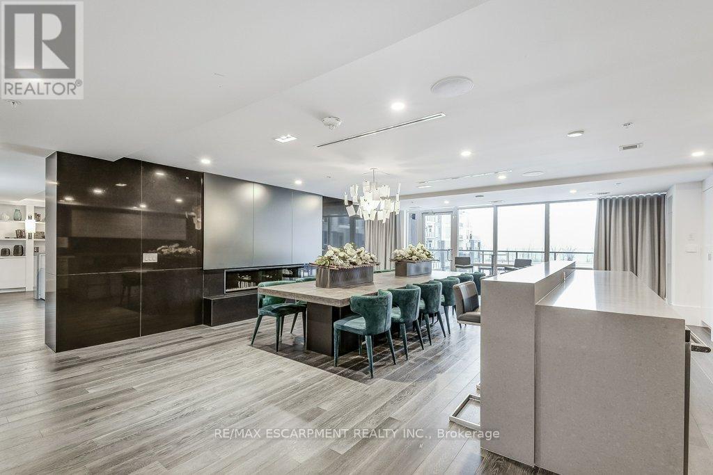 #201 16 CONCORD PLACE - 24