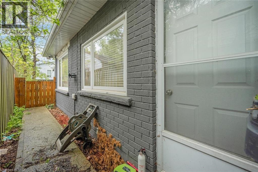 16 WOODWARD Avenue - 34