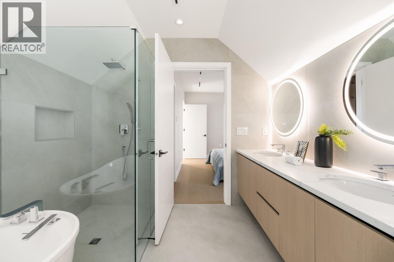 1 3771 W KING EDWARD AVENUE, Vancouver