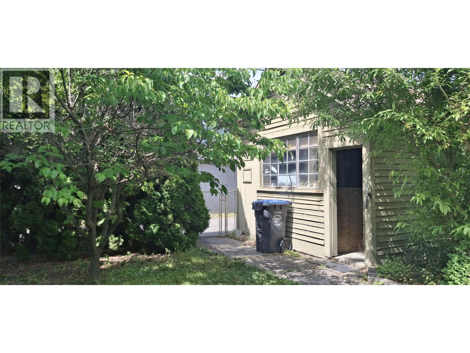 846 Okanagan Avenue - 25