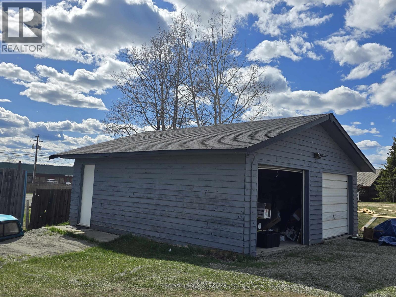 4836 CLARKE AVENUE, Lac La Hache