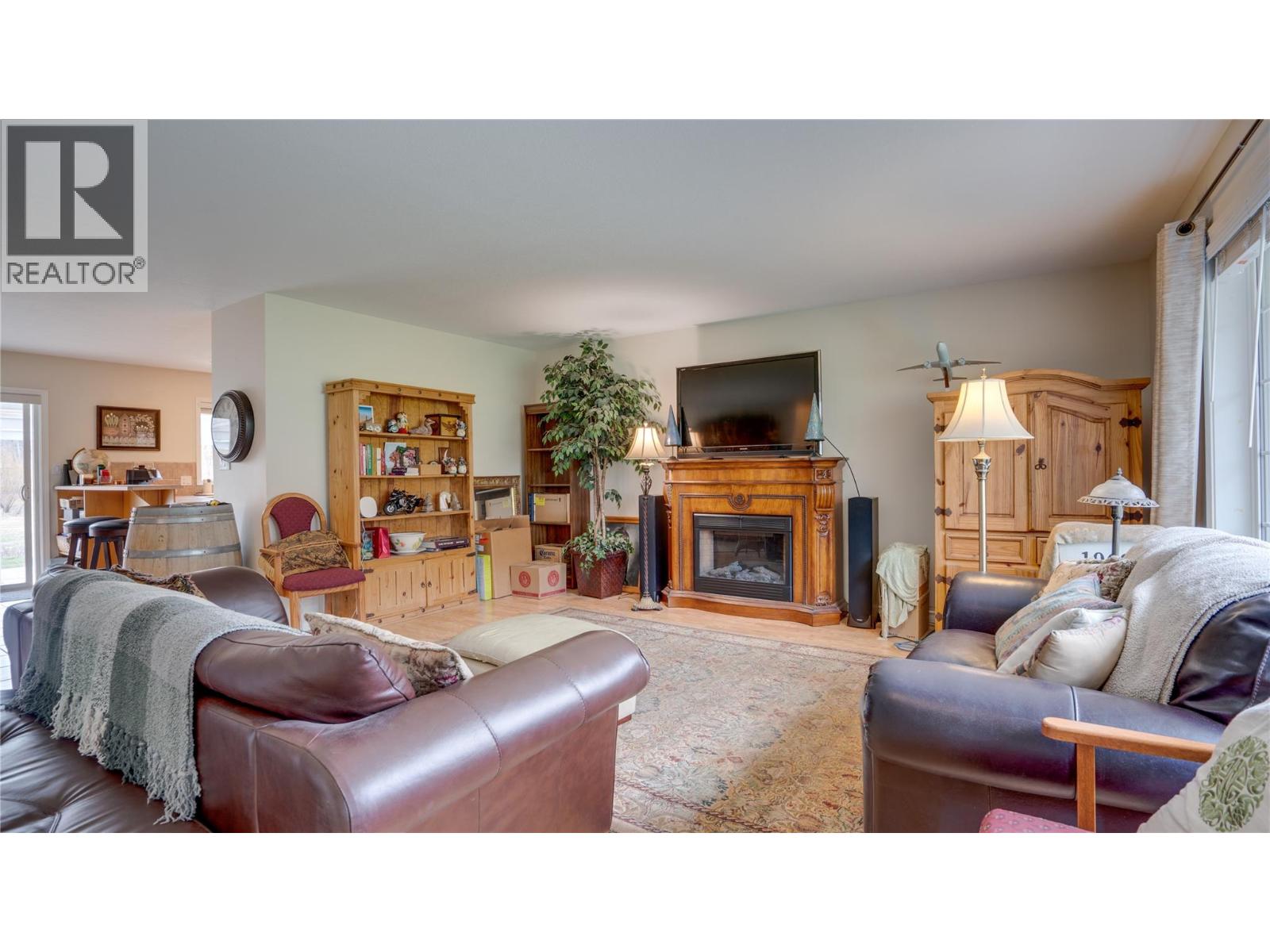 6524 Highway 6 - 7