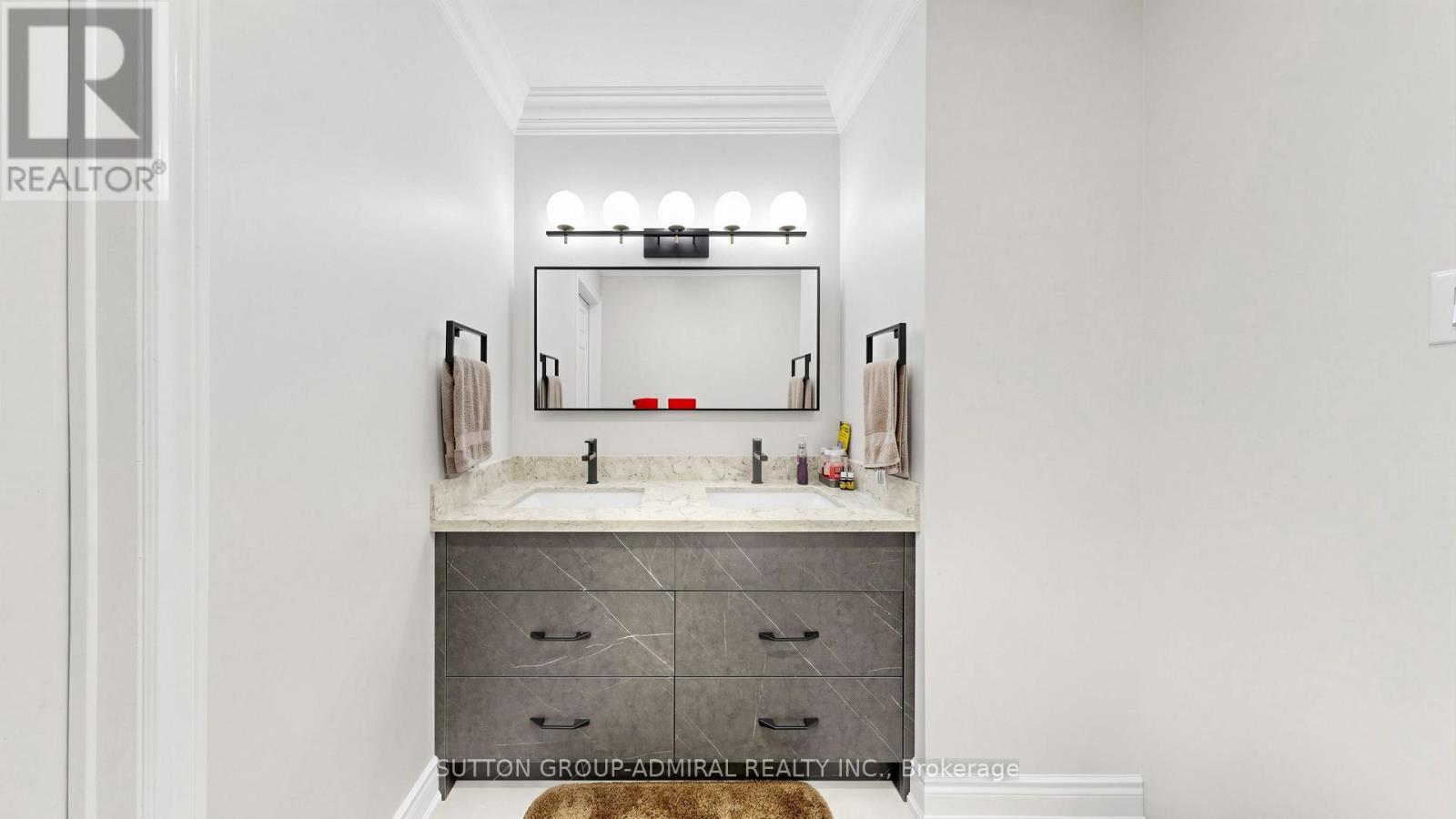 32 NORTHWOOD DRIVE - 20