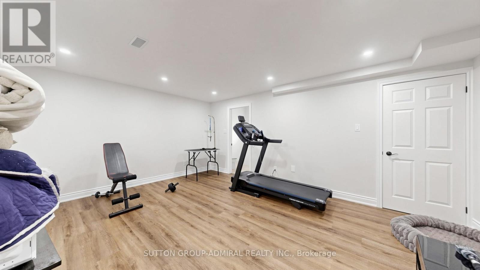 32 NORTHWOOD DRIVE - 30