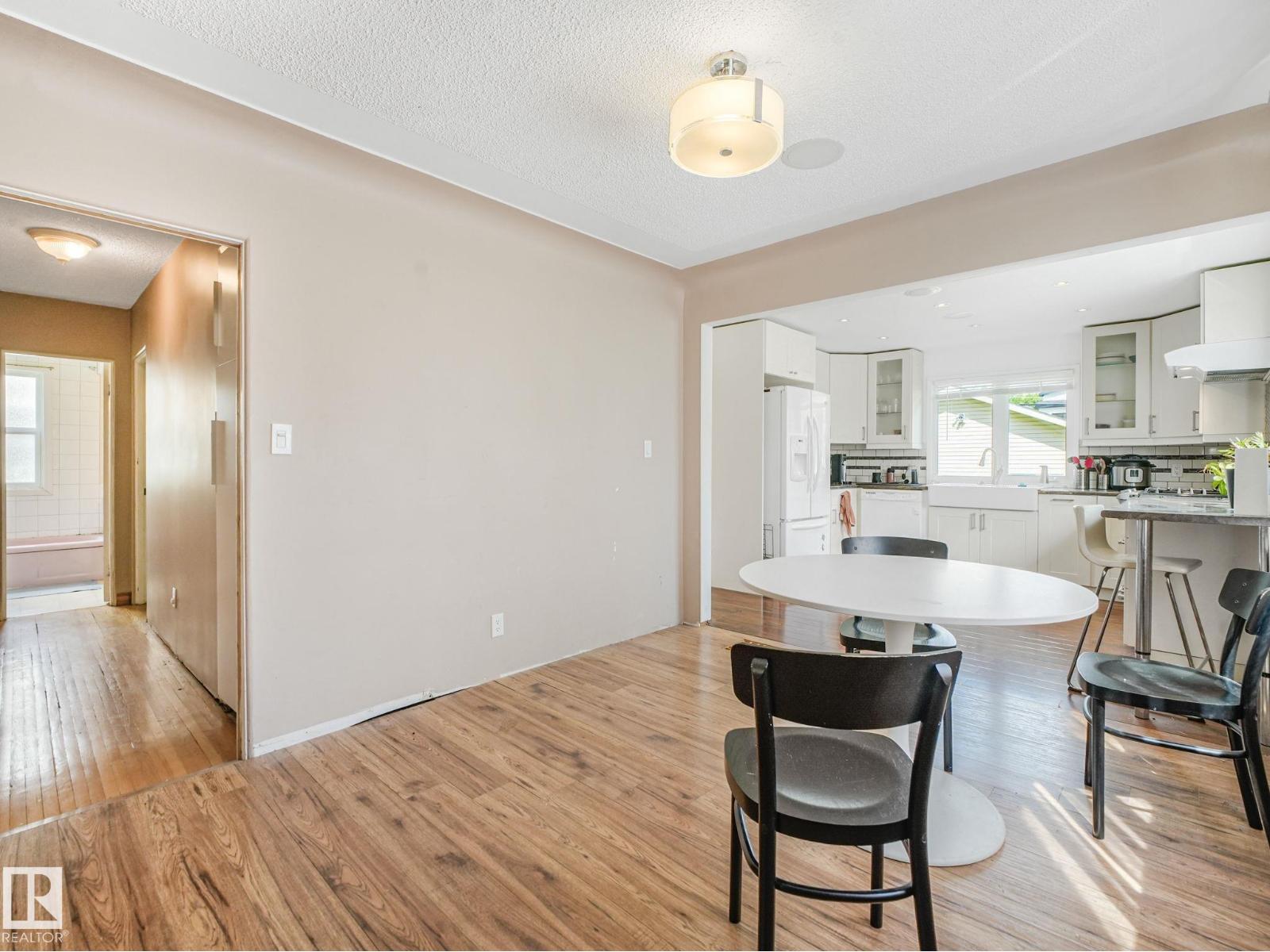 12215 103 ST NW - 11