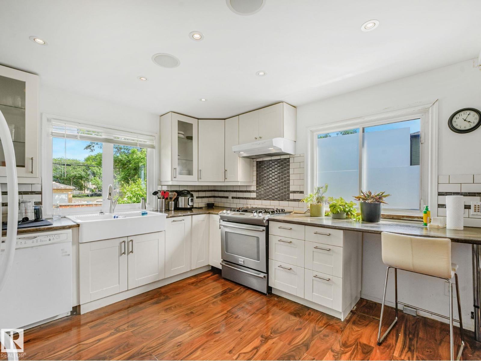 12215 103 ST NW - 15