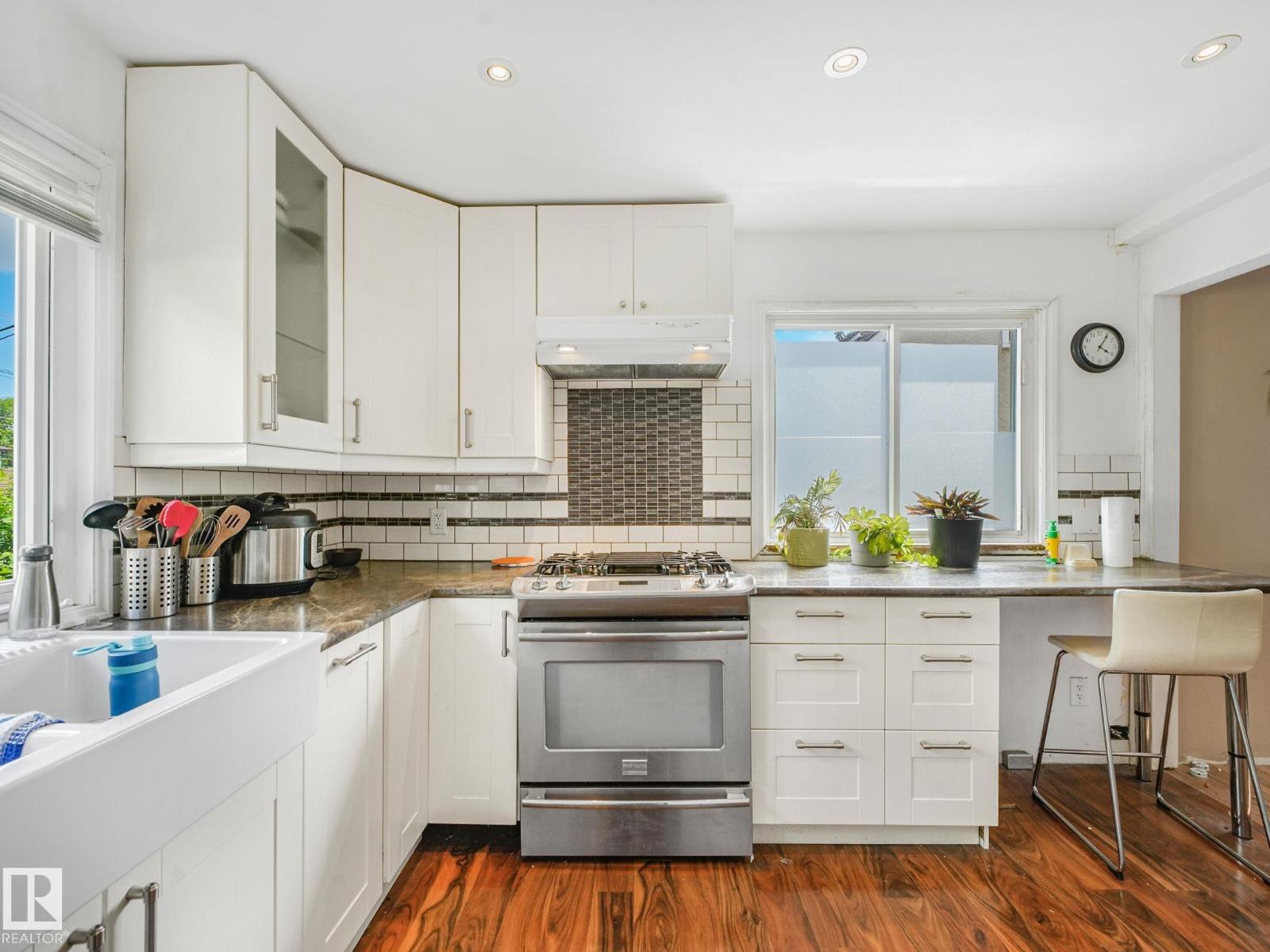 12215 103 ST NW - 16