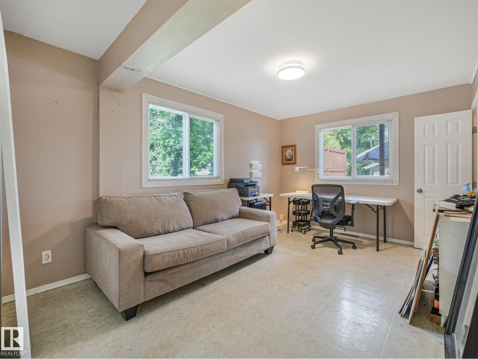 12215 103 ST NW - 19