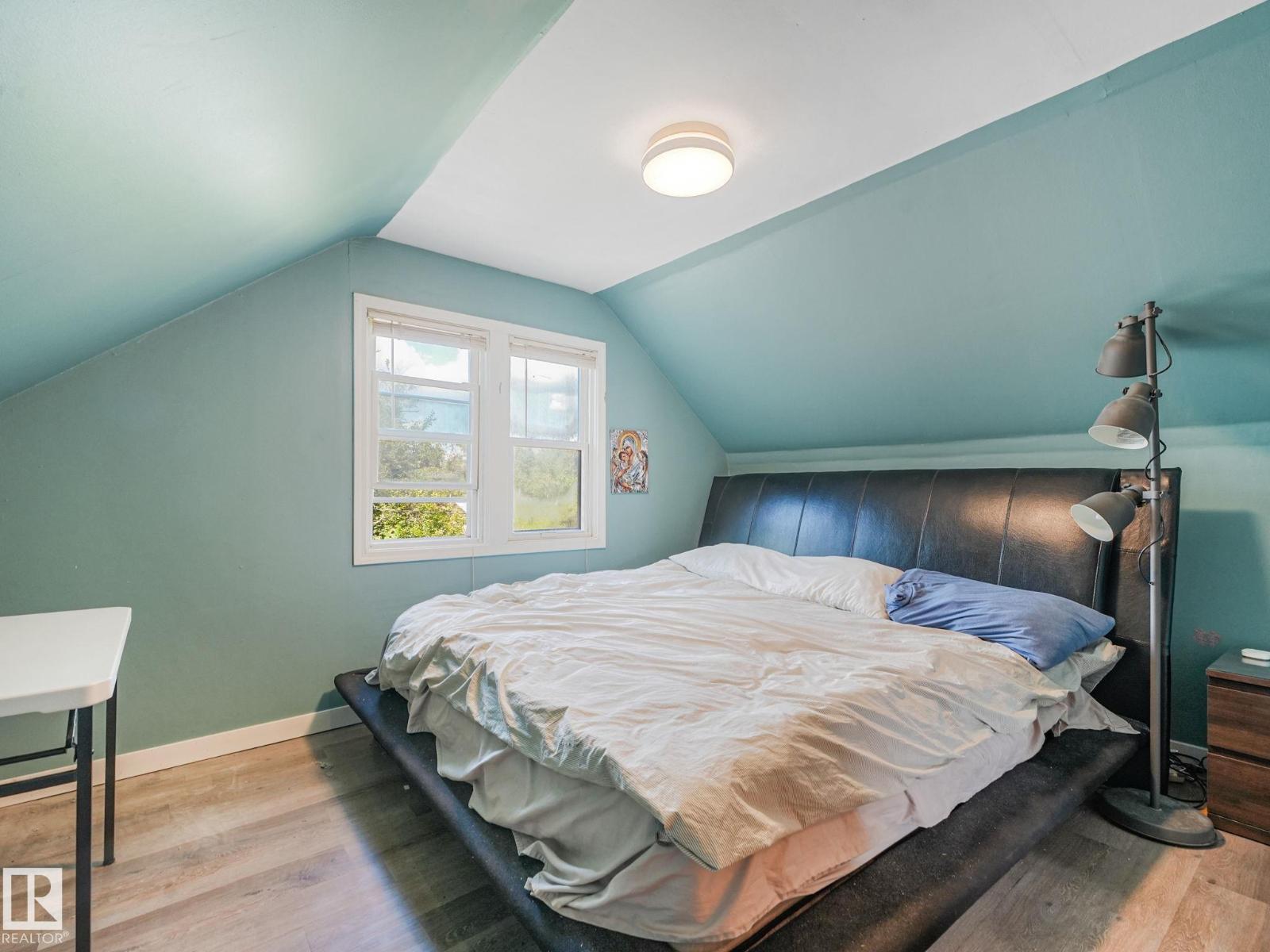 12215 103 ST NW - 24