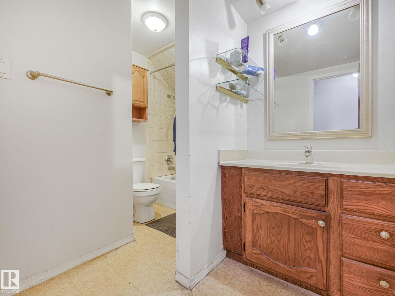 12215 103 ST NW - 28
