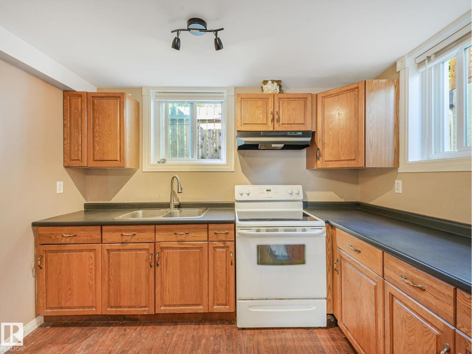 12215 103 ST NW - 32