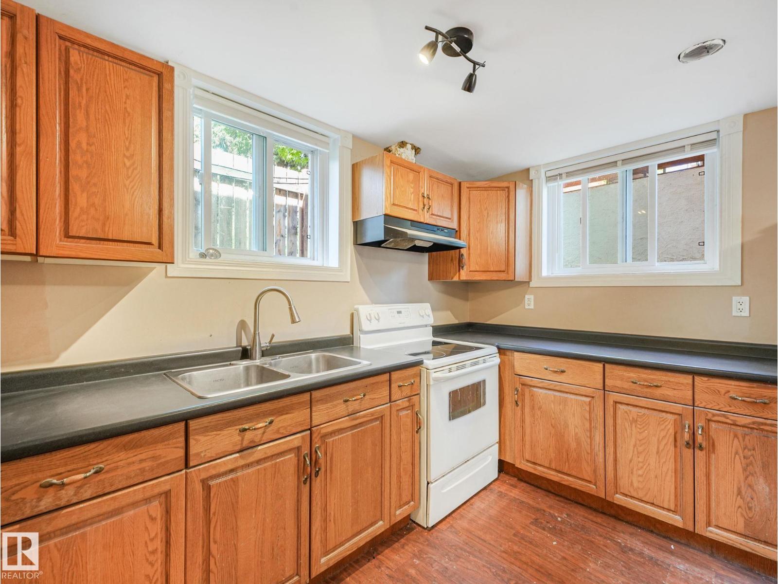 12215 103 ST NW - 33