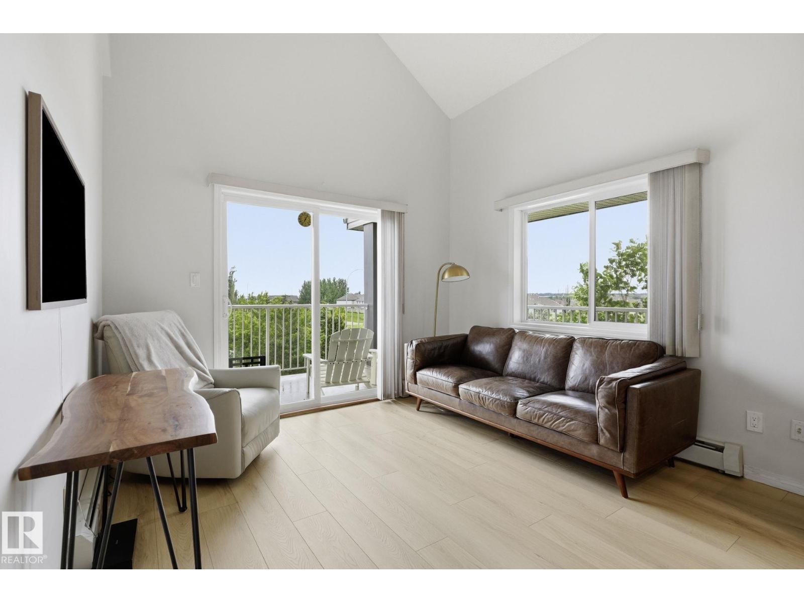 #426 3425 19 ST NW - 2