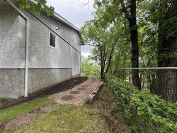 Wine Cellar - 9 Erin Drive, Killarney, MB R0K1G0 Photo 13