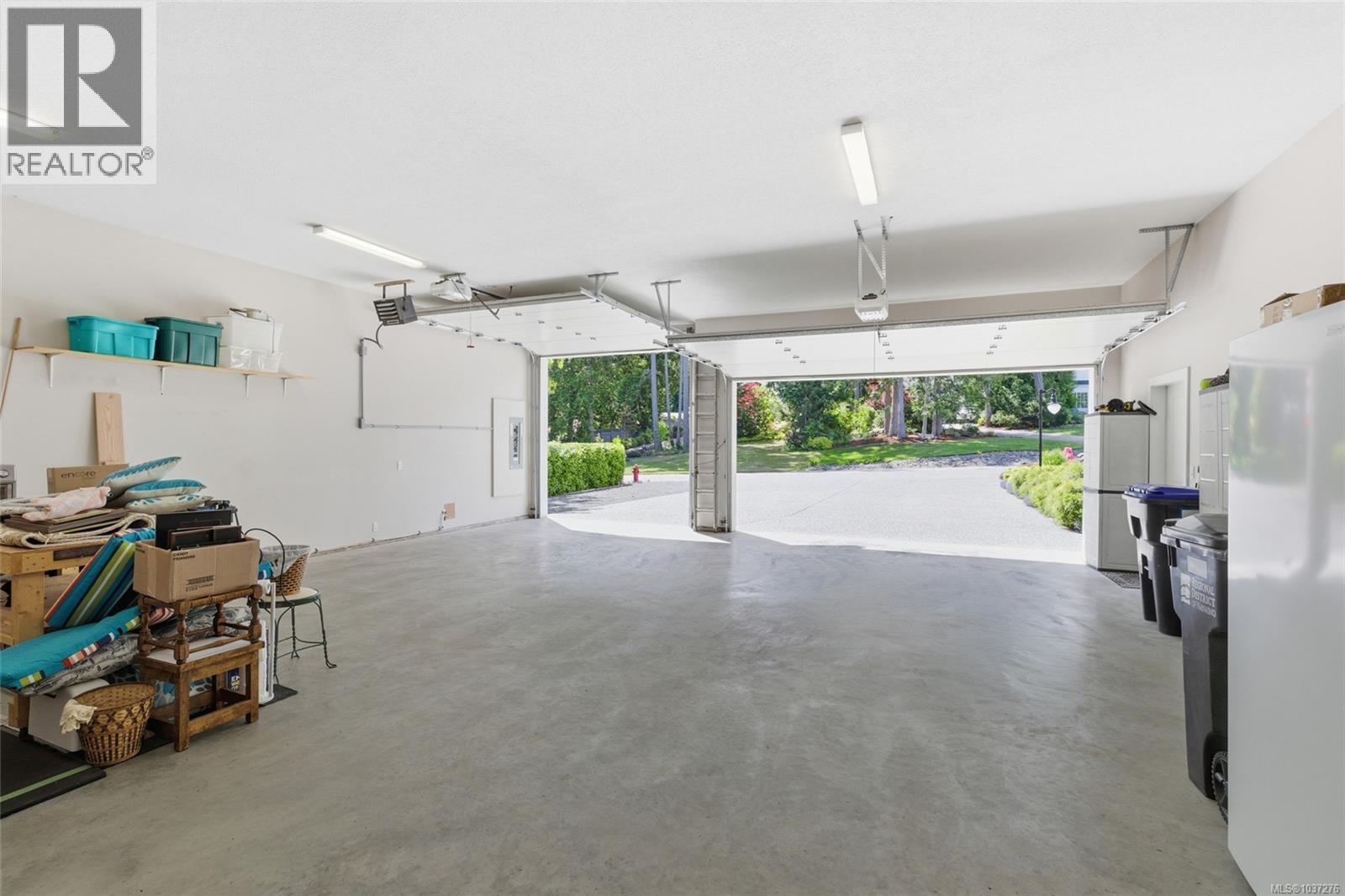 3831 Creekside Dr - 38