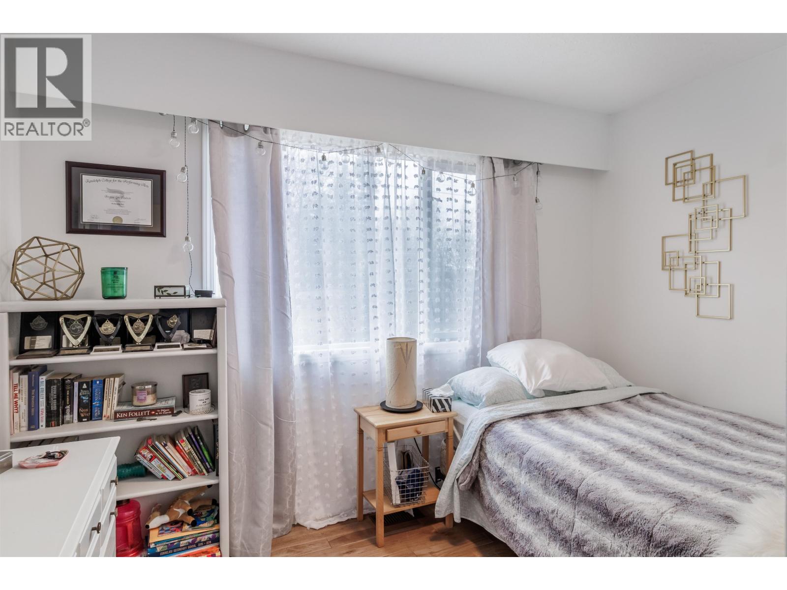 4715 PARKER COURT - 25