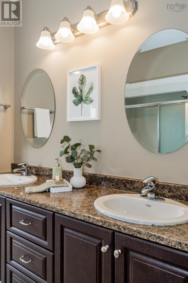 #313 24 Harbourside Drive - 34