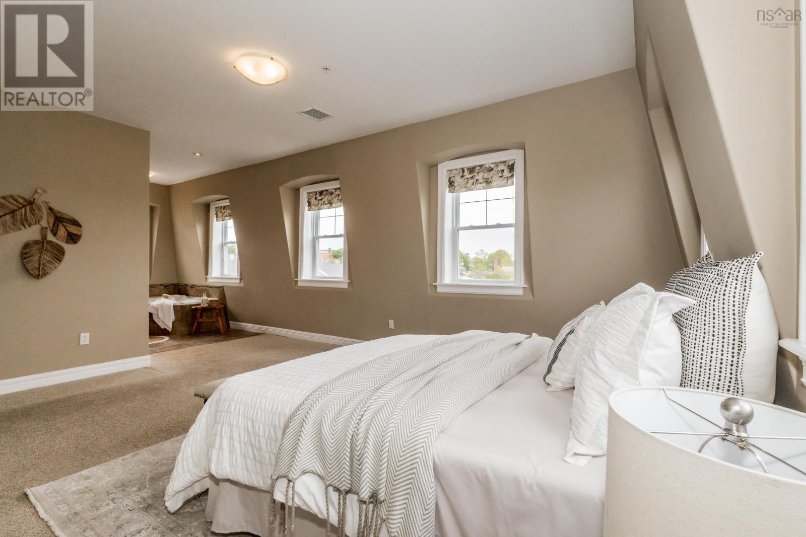 #313 24 Harbourside Drive - 28