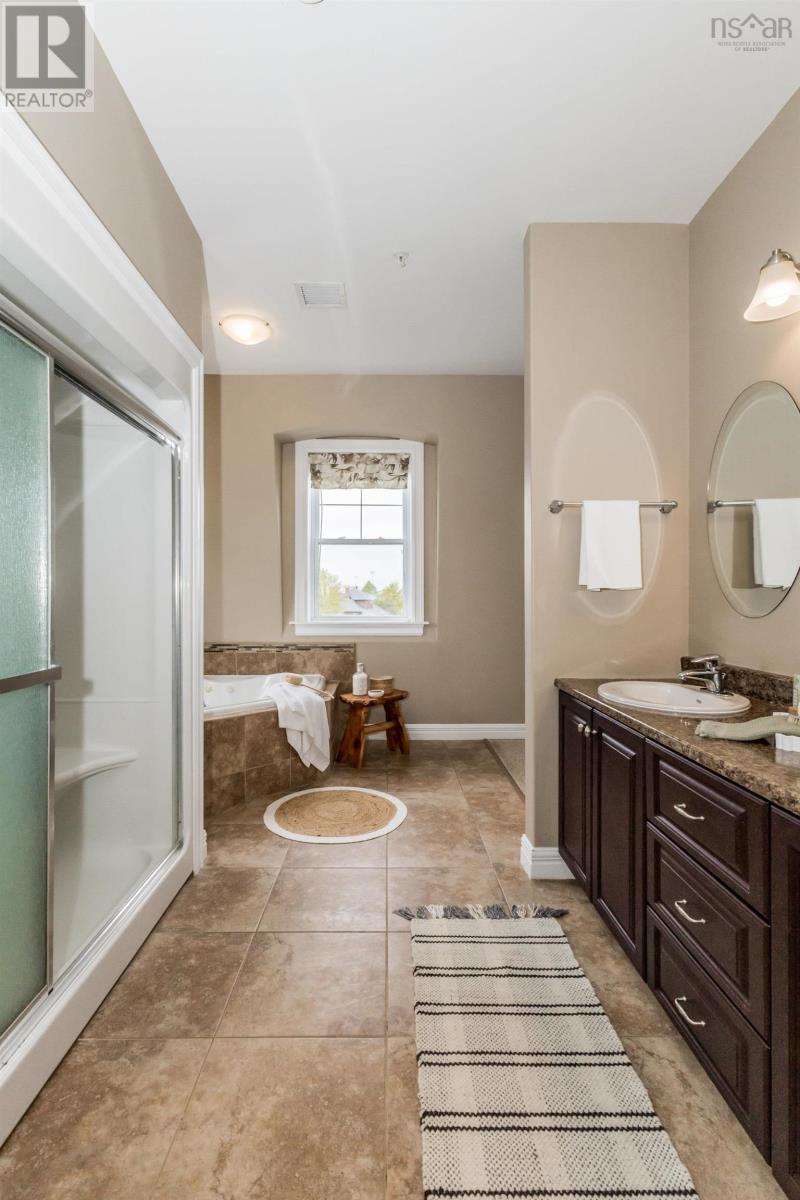 #313 24 Harbourside Drive - 32