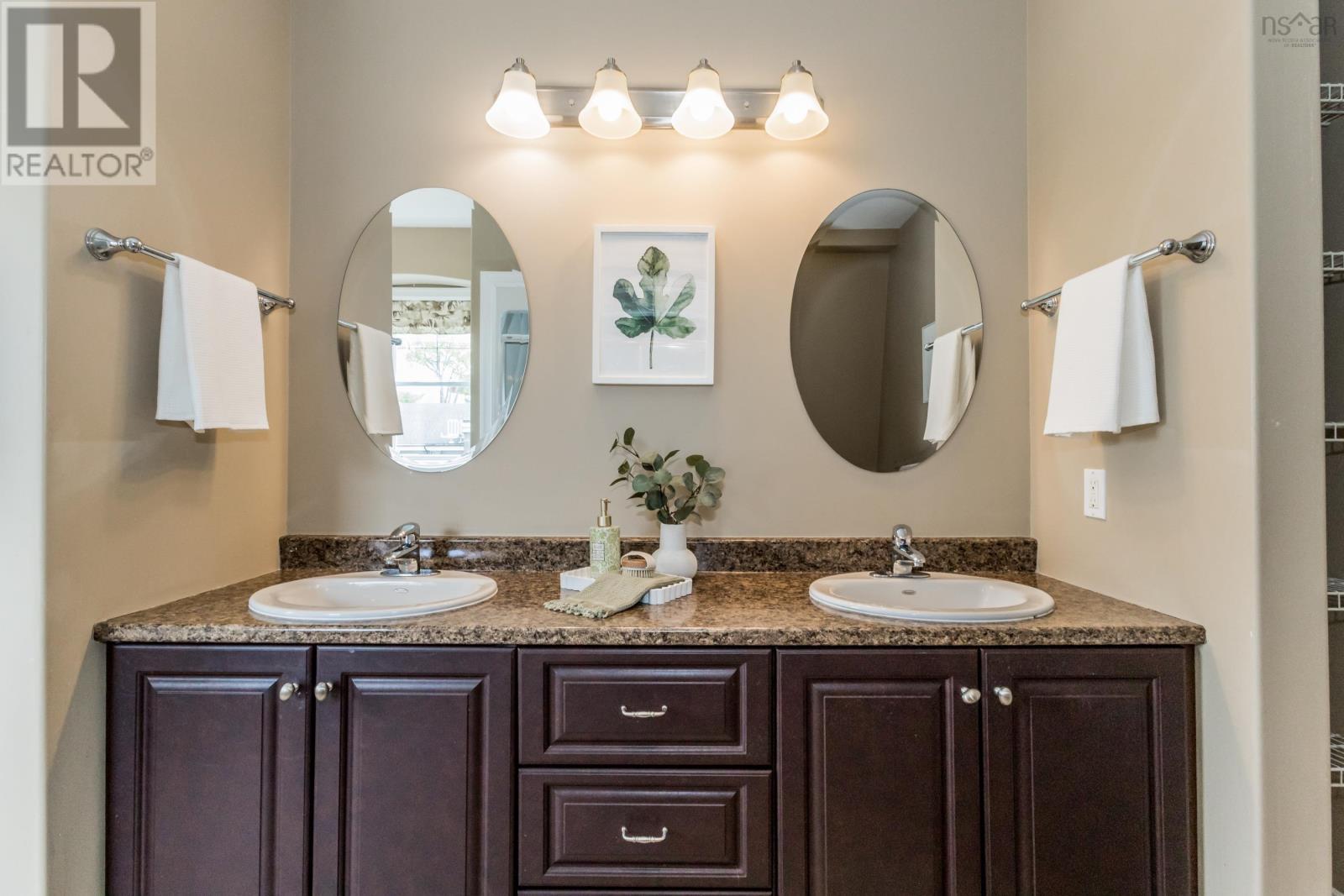 #313 24 Harbourside Drive - 33