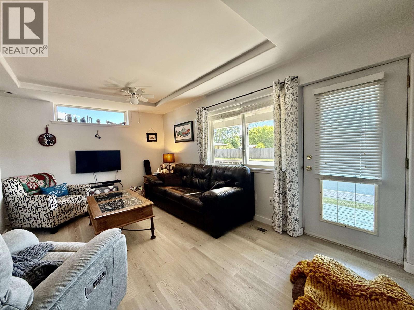 1071 QUEEN STREET - 8